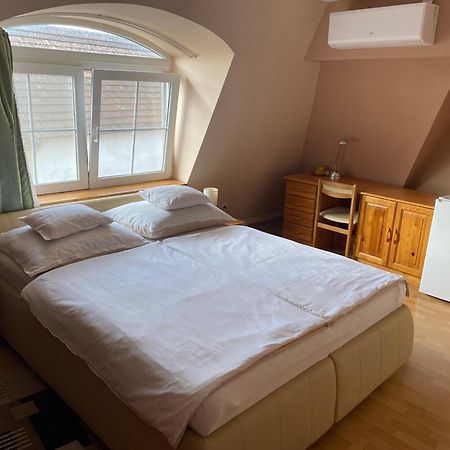 Ambrozia Guesthouse Nagykanizsa Buitenkant foto