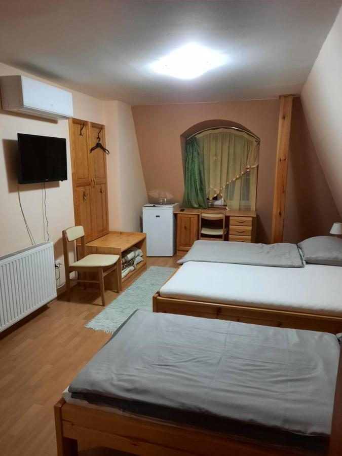 Ambrozia Guesthouse Nagykanizsa Buitenkant foto