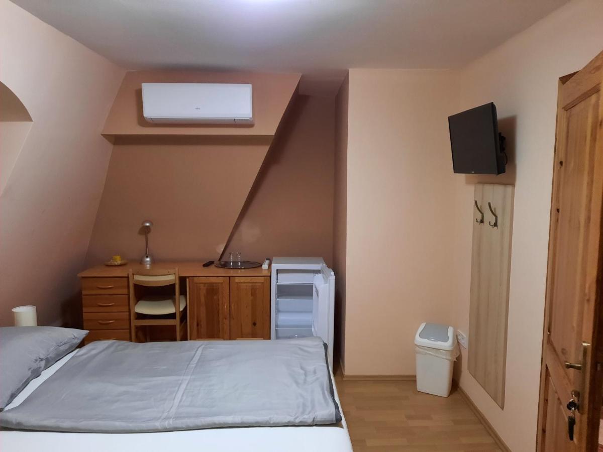 Ambrozia Guesthouse Nagykanizsa Buitenkant foto