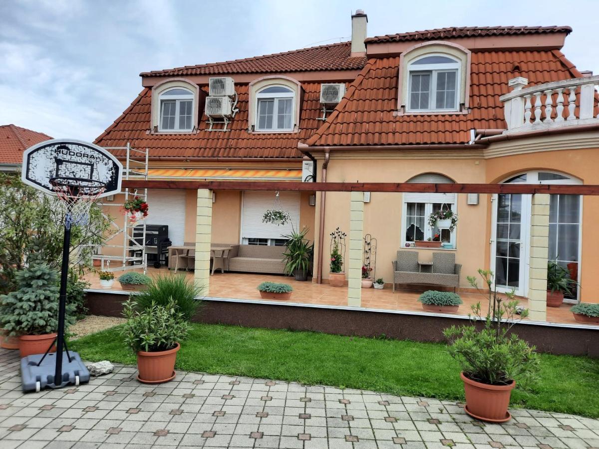 Ambrozia Guesthouse Nagykanizsa Buitenkant foto