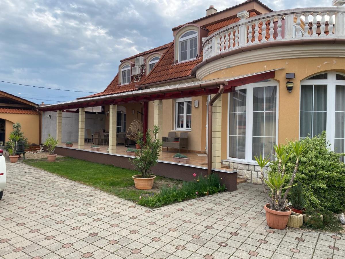 Ambrozia Guesthouse Nagykanizsa Buitenkant foto