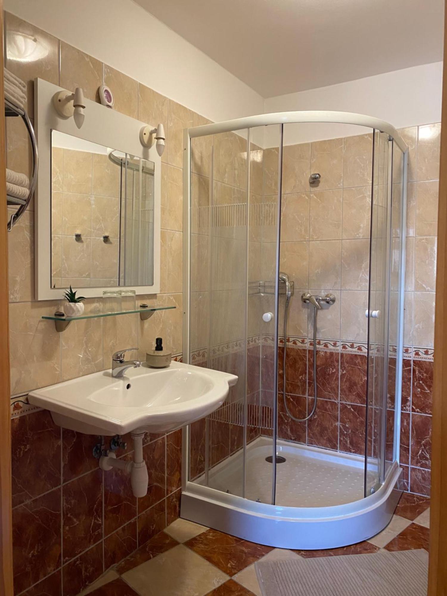 Ambrozia Guesthouse Nagykanizsa Buitenkant foto