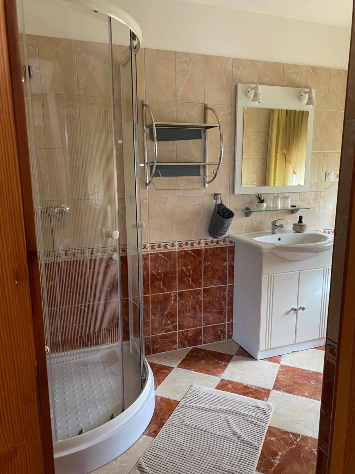 Ambrozia Guesthouse Nagykanizsa Buitenkant foto