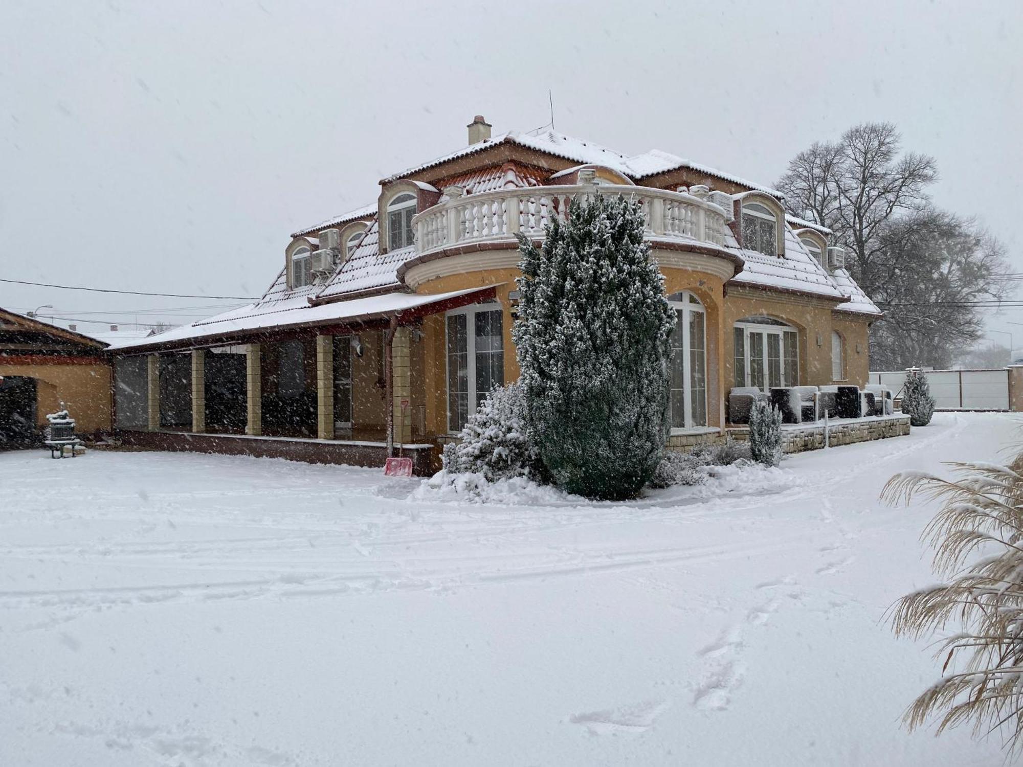 Ambrozia Guesthouse Nagykanizsa Buitenkant foto