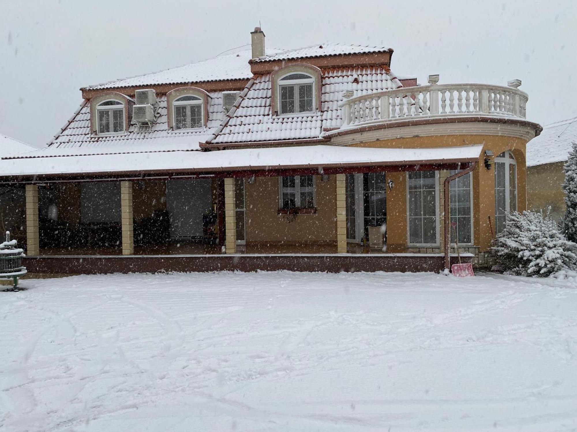 Ambrozia Guesthouse Nagykanizsa Buitenkant foto