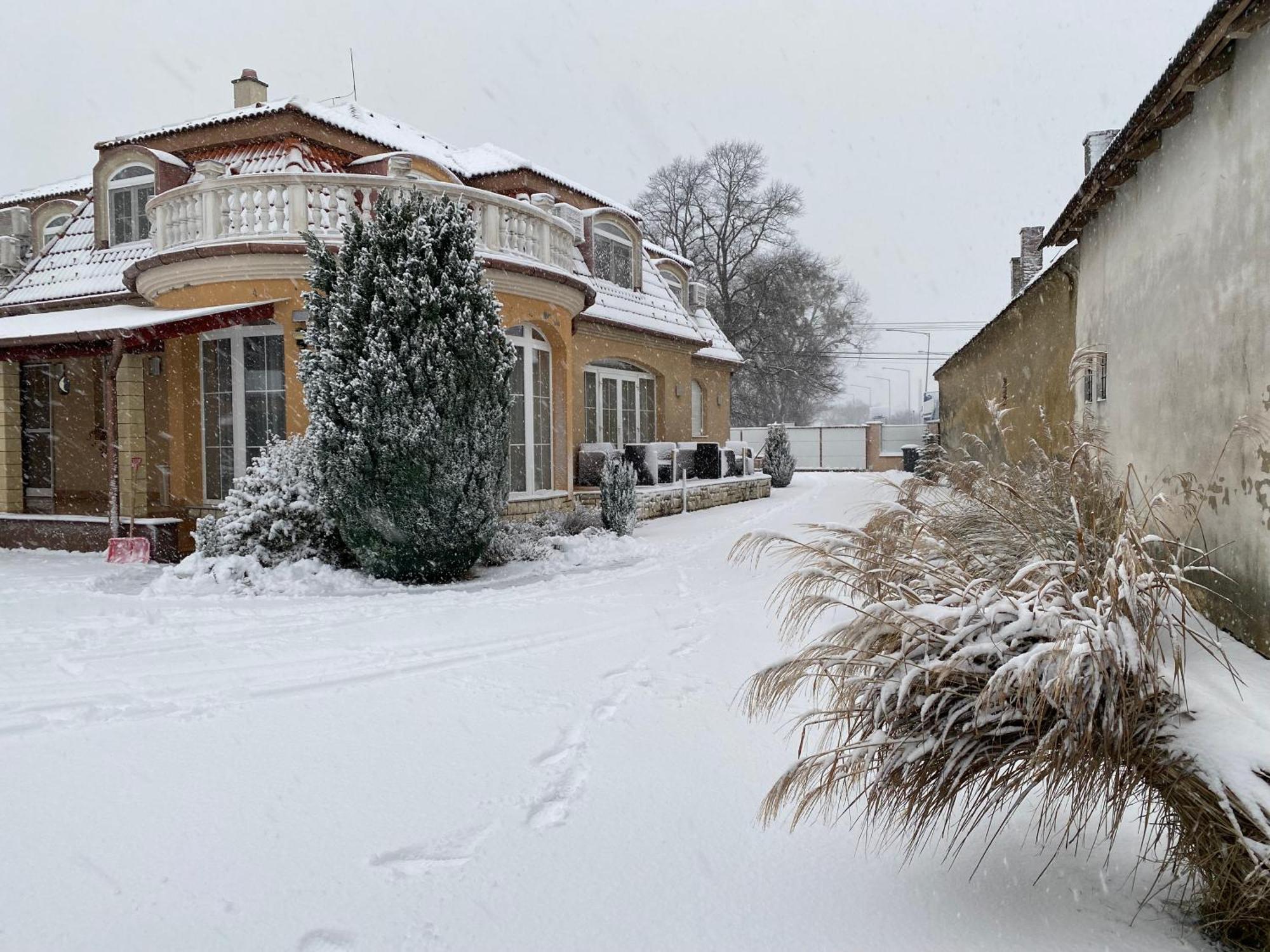 Ambrozia Guesthouse Nagykanizsa Buitenkant foto