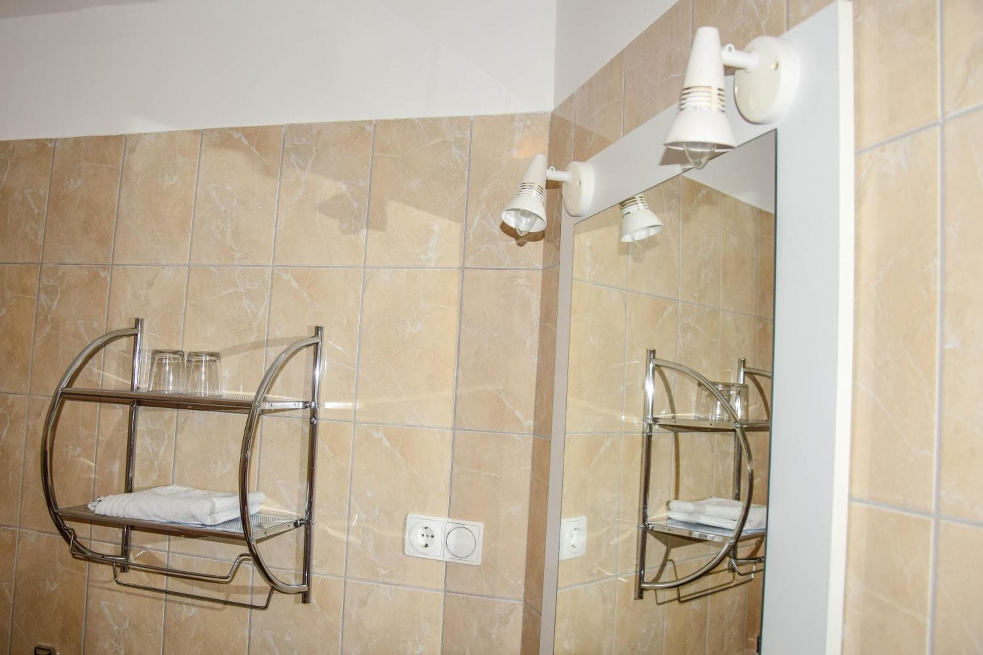Ambrozia Guesthouse Nagykanizsa Buitenkant foto