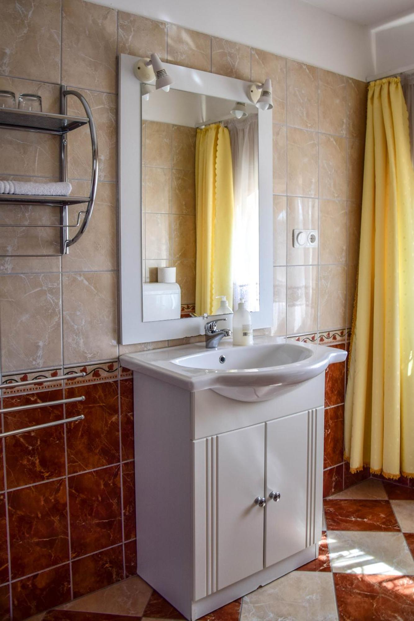 Ambrozia Guesthouse Nagykanizsa Buitenkant foto