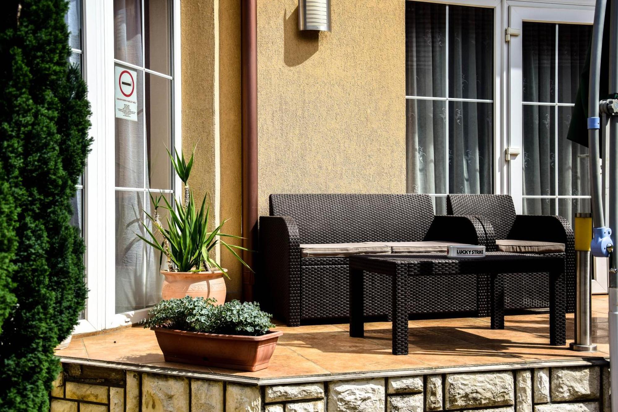 Ambrozia Guesthouse Nagykanizsa Buitenkant foto